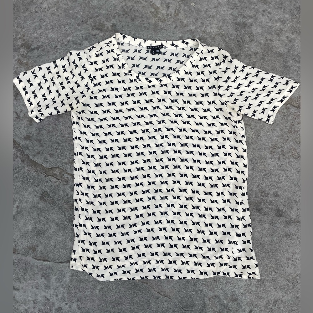 THEORY 100% silk T-shirt white black arrow